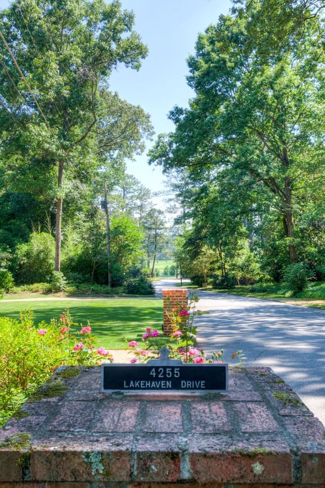 4255 Lakehaven Dr NE - Photo 2 of 32