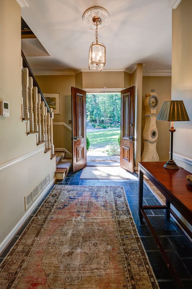 4255 Lakehaven Dr NE - Photo 3 of 32