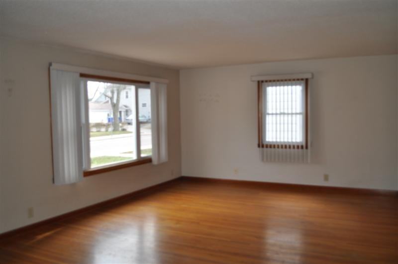 408 Green St - Photo 2 of 16