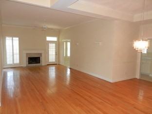 728 Ridgeway Cir - Photo 3 of 14