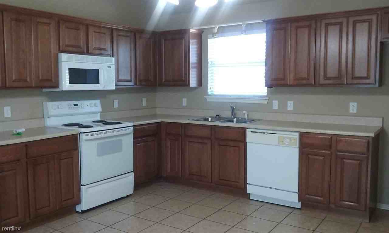 3708 Mathew Dr - Photo 3 of 7