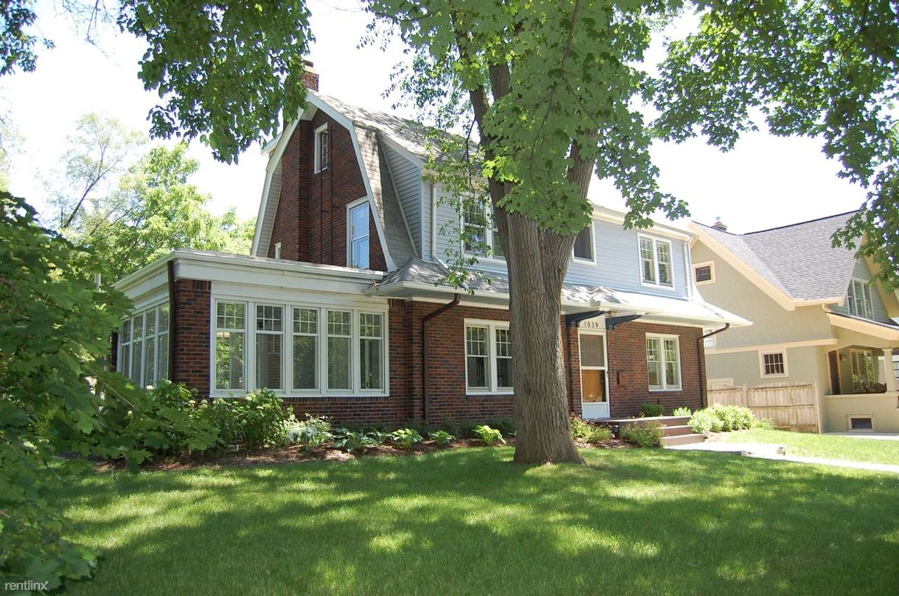 1039 Olivia Ave - Photo 2 of 31