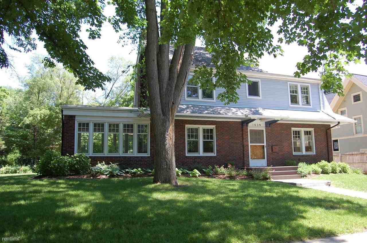 1039 Olivia Ave - Photo 3 of 31