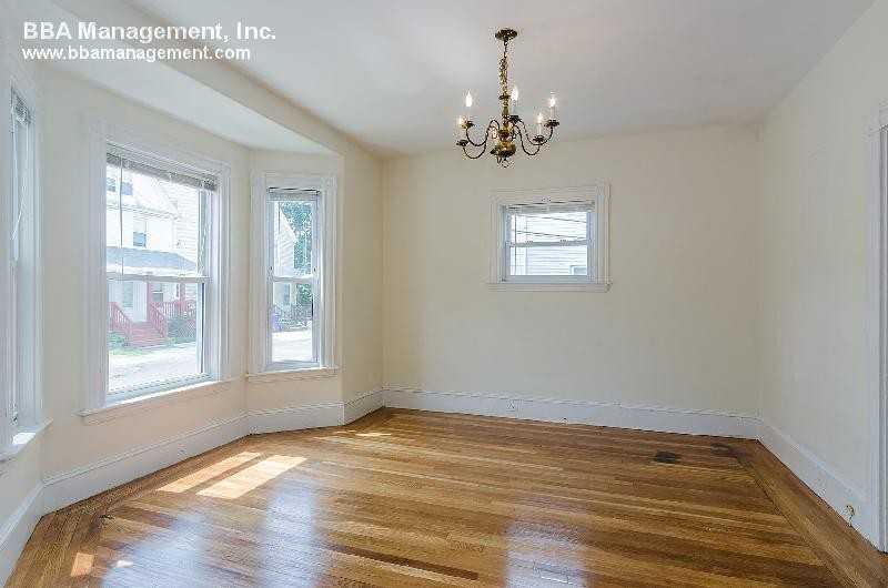 55 Saunders St - Photo 2 of 8