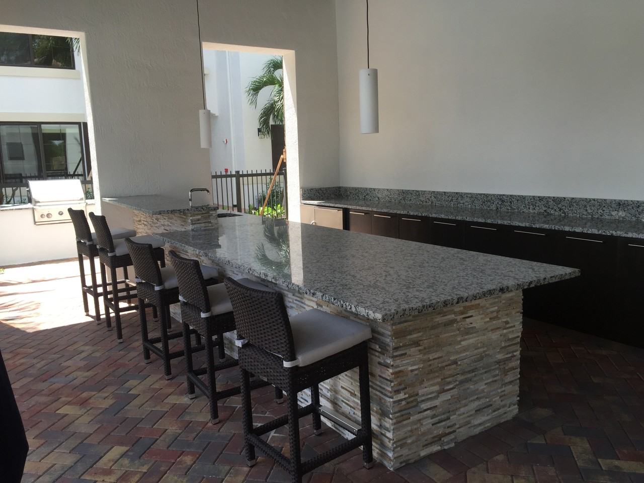 2851 Sheridan St #303 - Photo 2 of 8