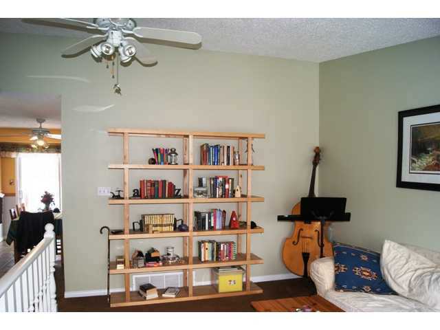 5313 43 St - Photo 3 of 19