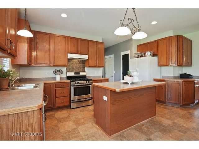 39W440 W Mallory Dr - Photo 3 of 25