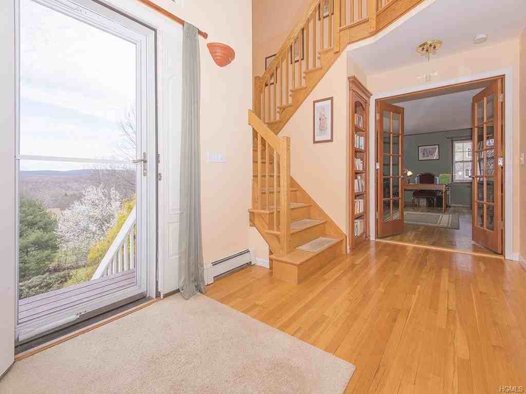 16 Enrico Dr - Photo 3 of 11