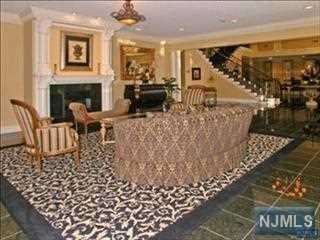 80 Ridgewood Rd #101 - Photo 3 of 19