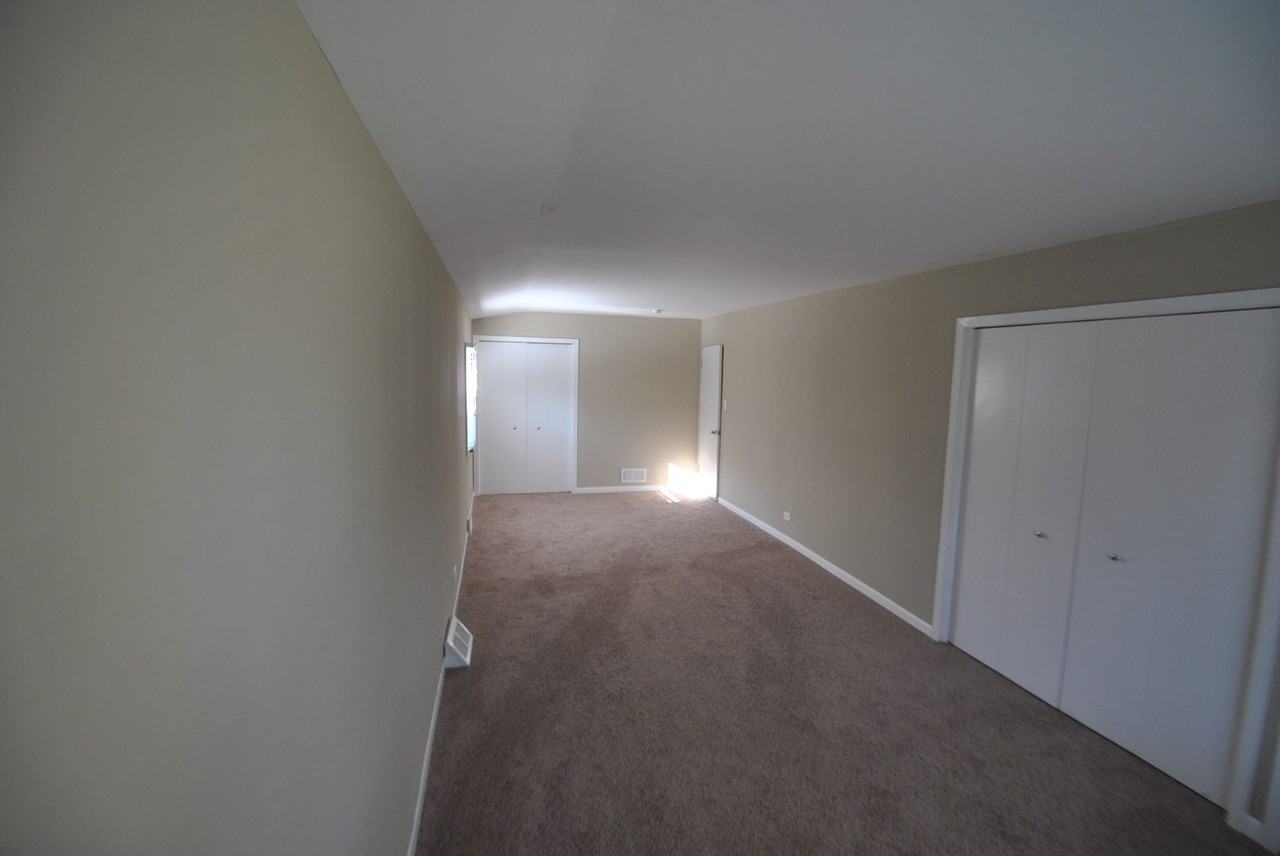 119 N Gilbert Ave - Photo 3 of 7