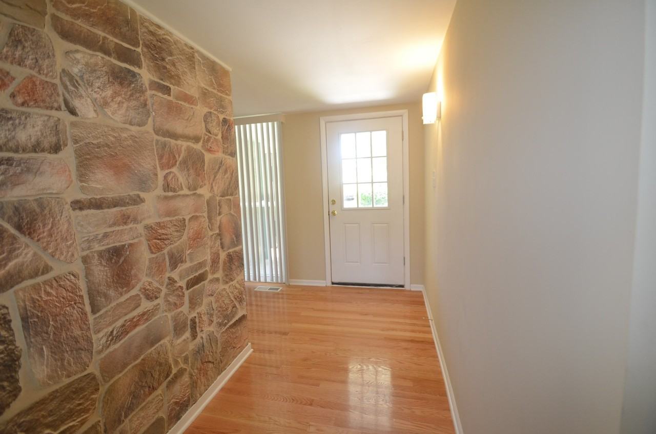15424 Ann Marie Dr - Photo 2 of 16