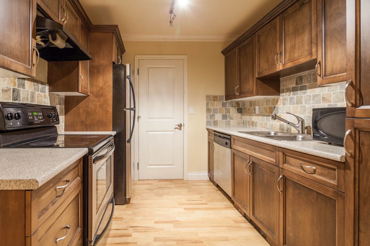 1437 West 38th Avenue - Photo 3 of 5