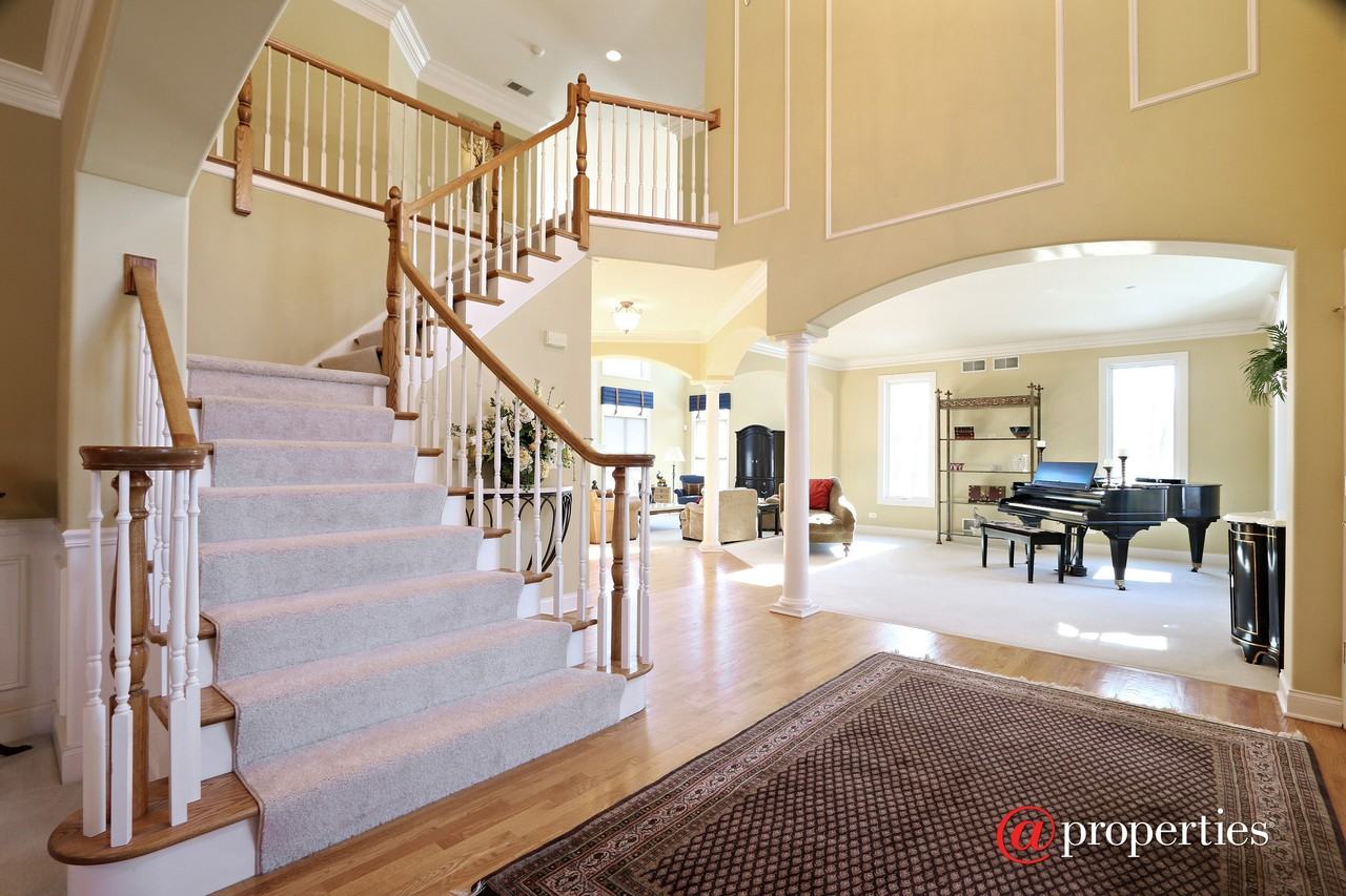 2239 Stayton Ln - Photo 3 of 34