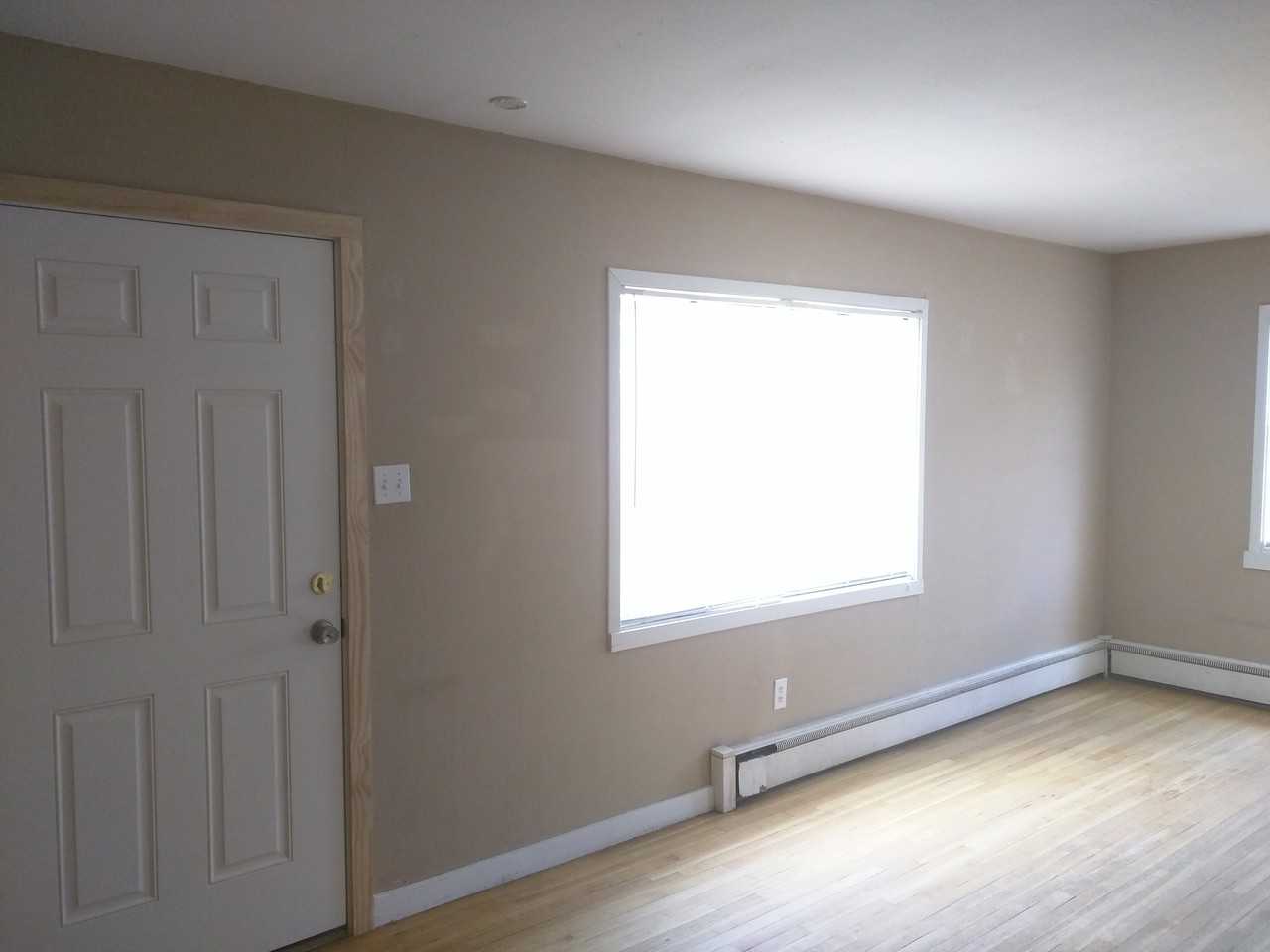 902 Madeira Drive Southeast - Photo 2 of 9