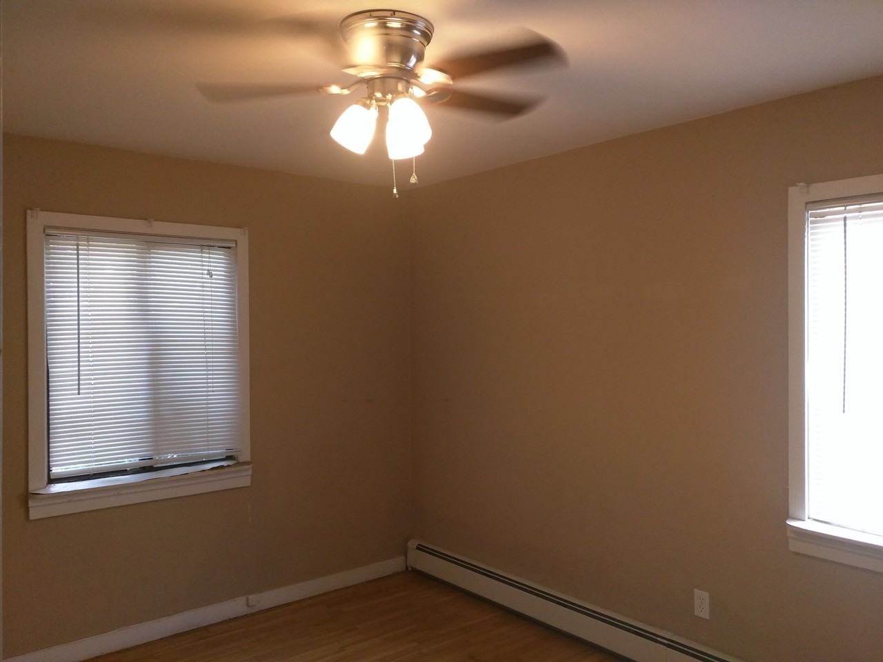 902 Madeira Drive Southeast - Photo 3 of 9