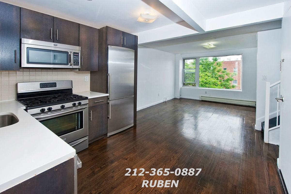 60 Pulaski Street ##4