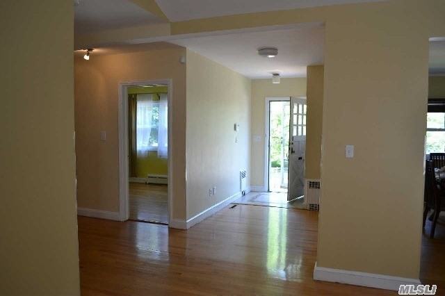 1401 Kew Ave - Photo 2 of 8