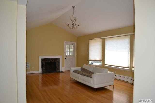 1401 Kew Ave - Photo 3 of 8