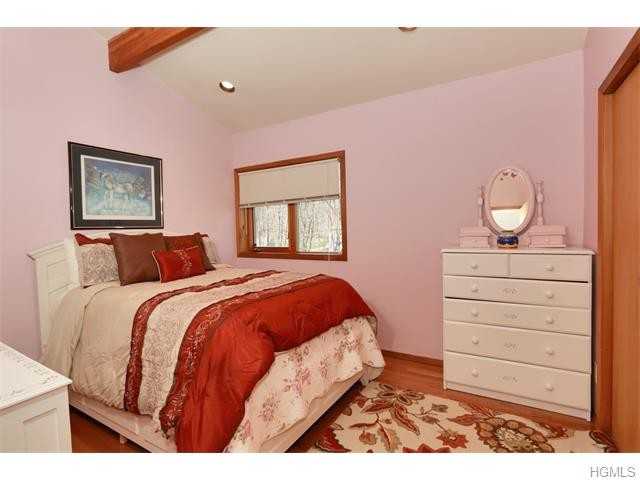 19 Virginia Ln - Photo 3 of 30