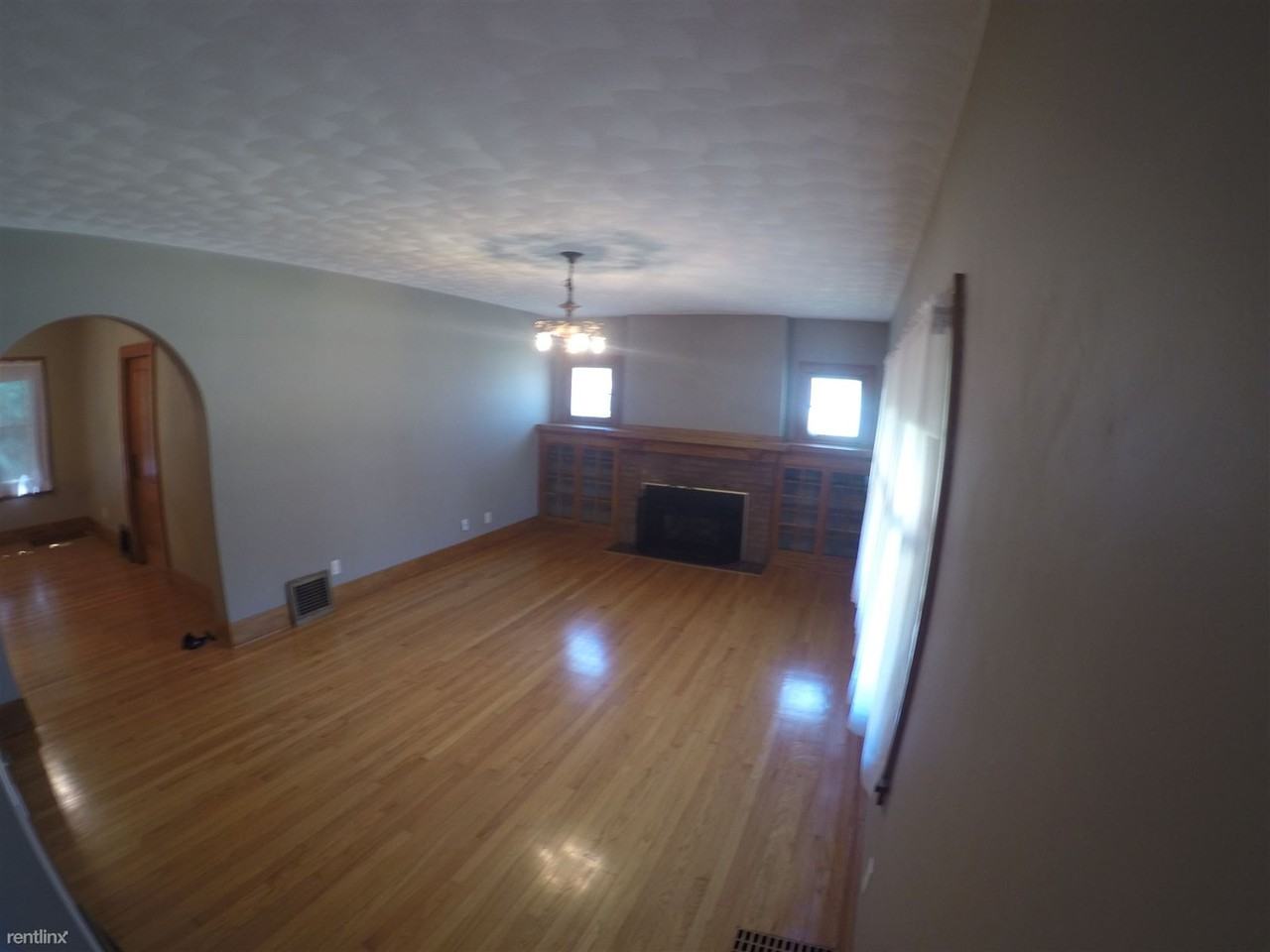 6446 Valley Dr - Photo 3 of 10