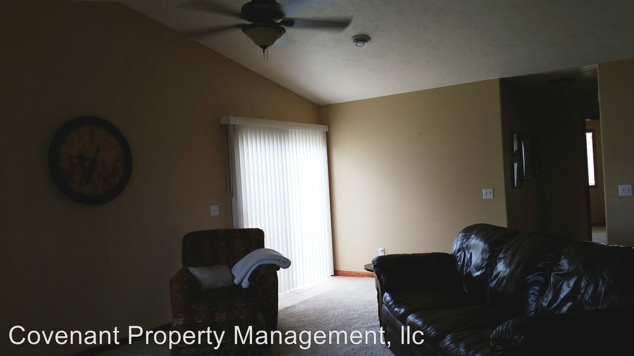 1006 N Main Ave - Photo 2 of 10