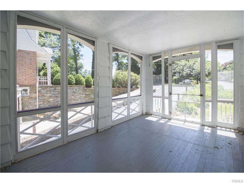 61 Echo Ln - Photo 2 of 21