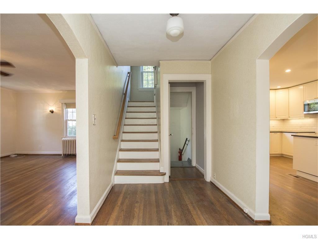 61 Echo Ln - Photo 3 of 21