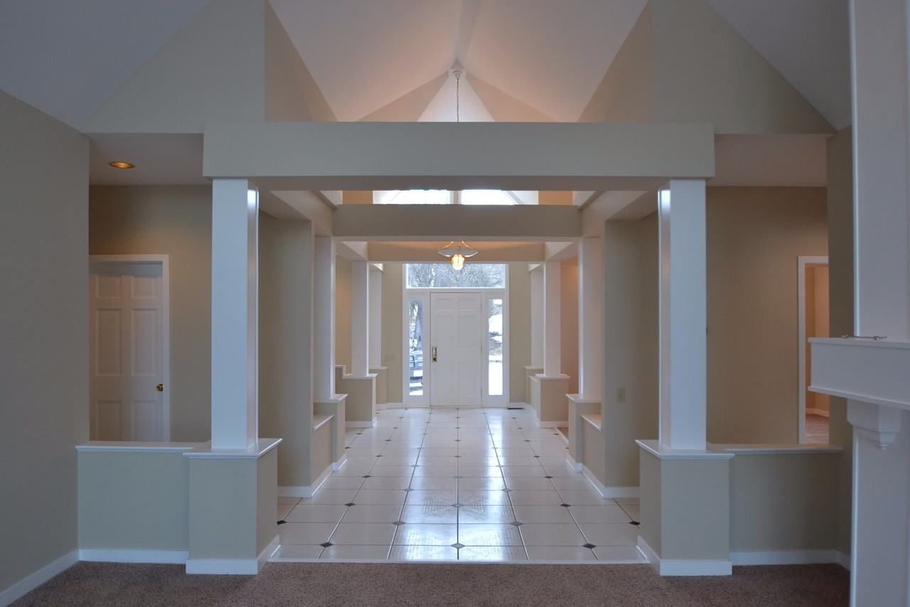 73 S Wynstone Dr - Photo 2 of 16