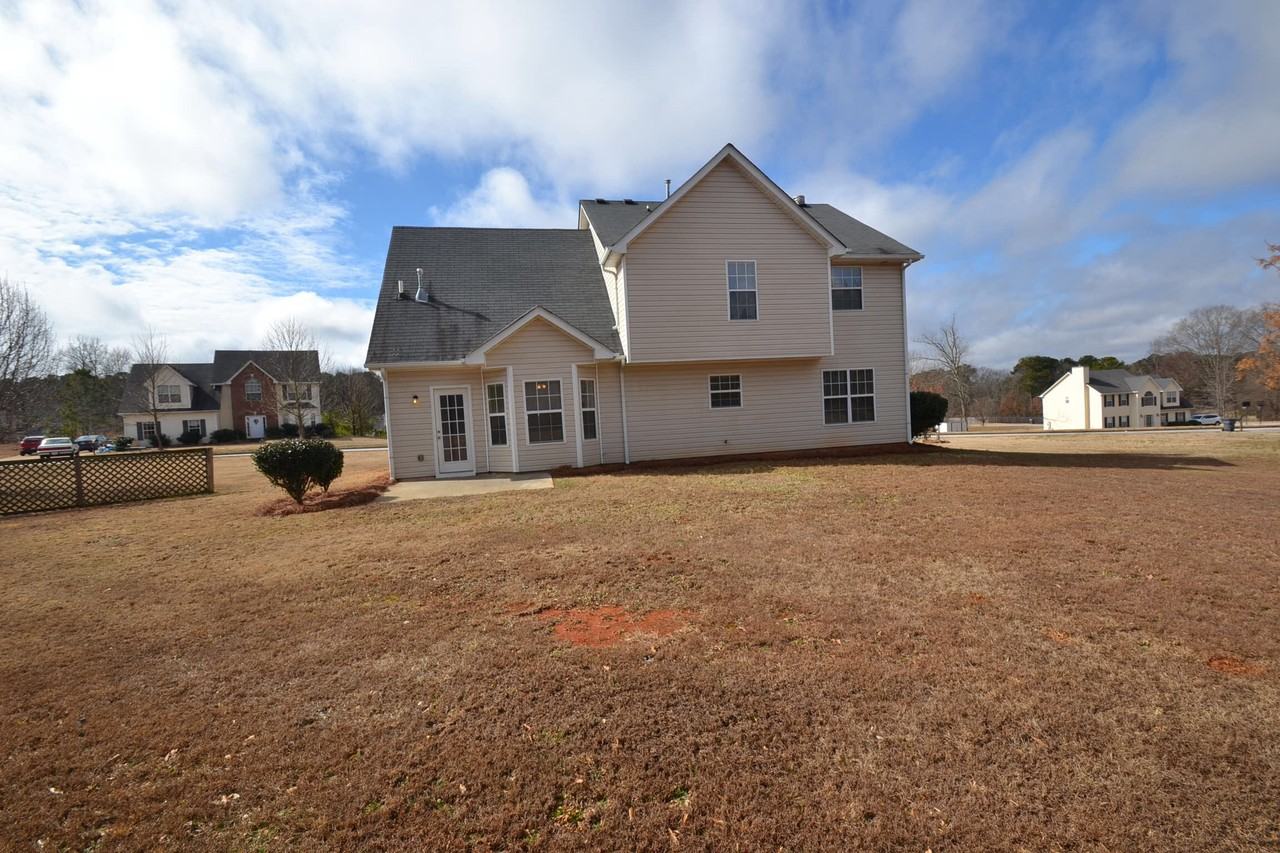 1065 Bateman Dr - Photo 2 of 2