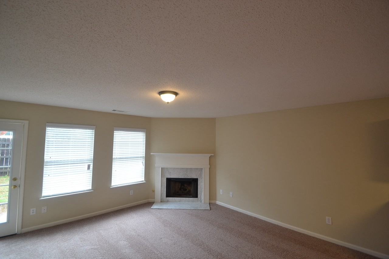 1124 St Phillips Ct - Photo 3 of 5