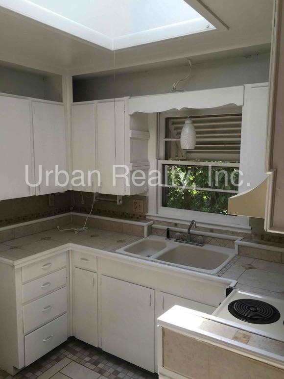 5500 NW Meadowvale Dr - Photo 2 of 11