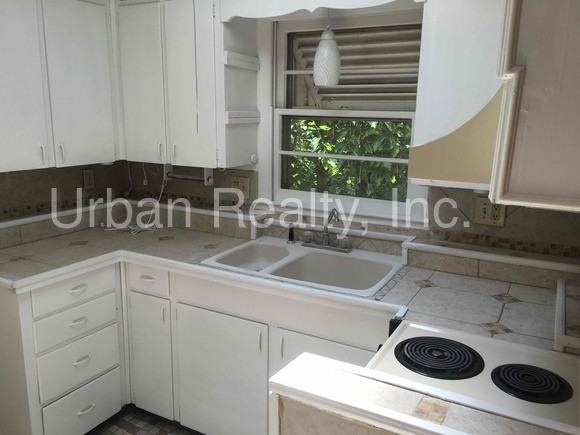 5500 NW Meadowvale Dr - Photo 3 of 11