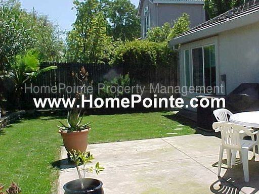 593 Fisher Ct - Photo 3 of 4