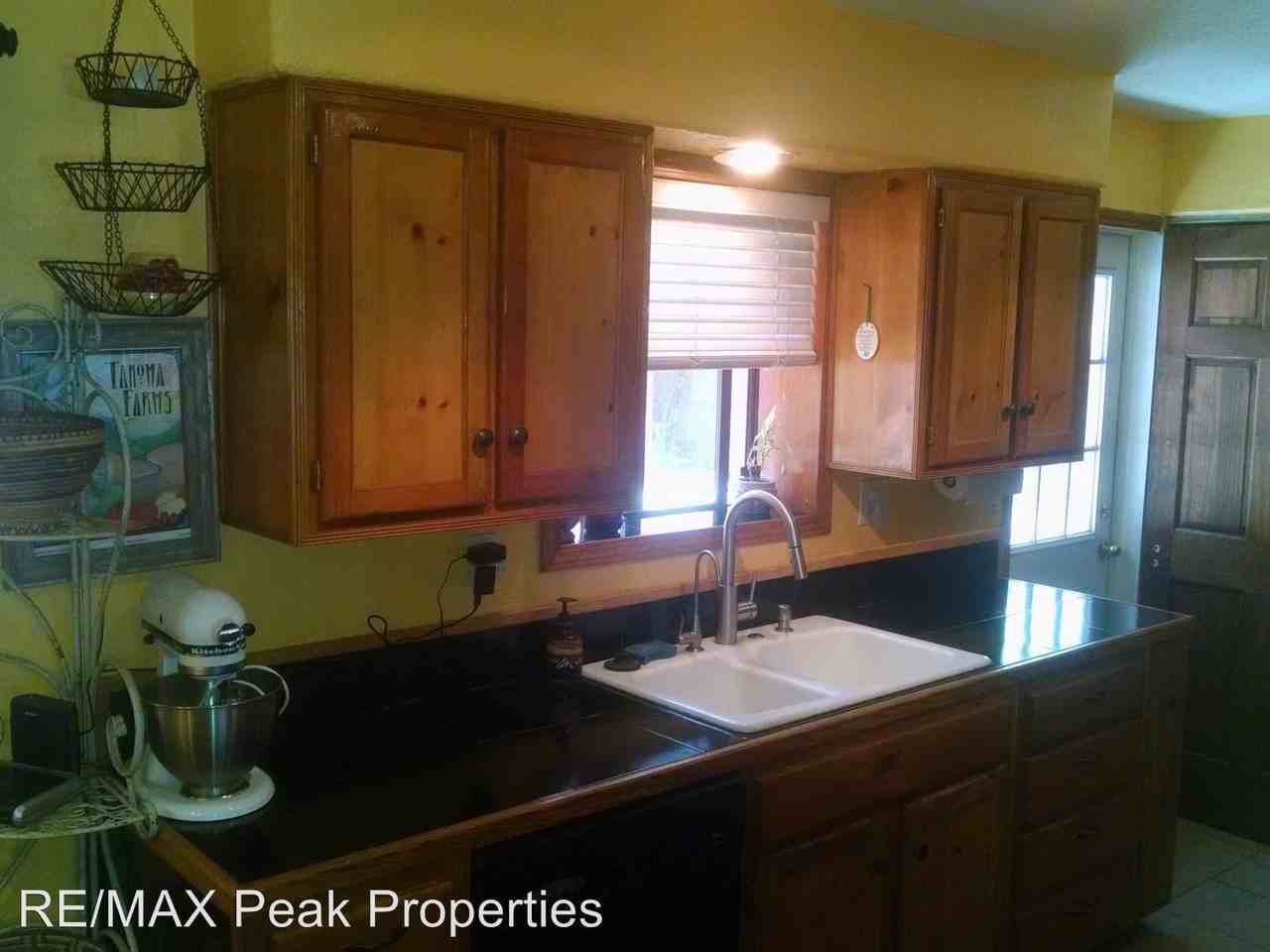 3128 N Grandview Dr - Photo 3 of 13