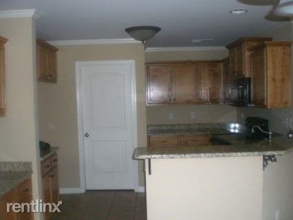 205 Hackberry Cove - Photo 3 of 4