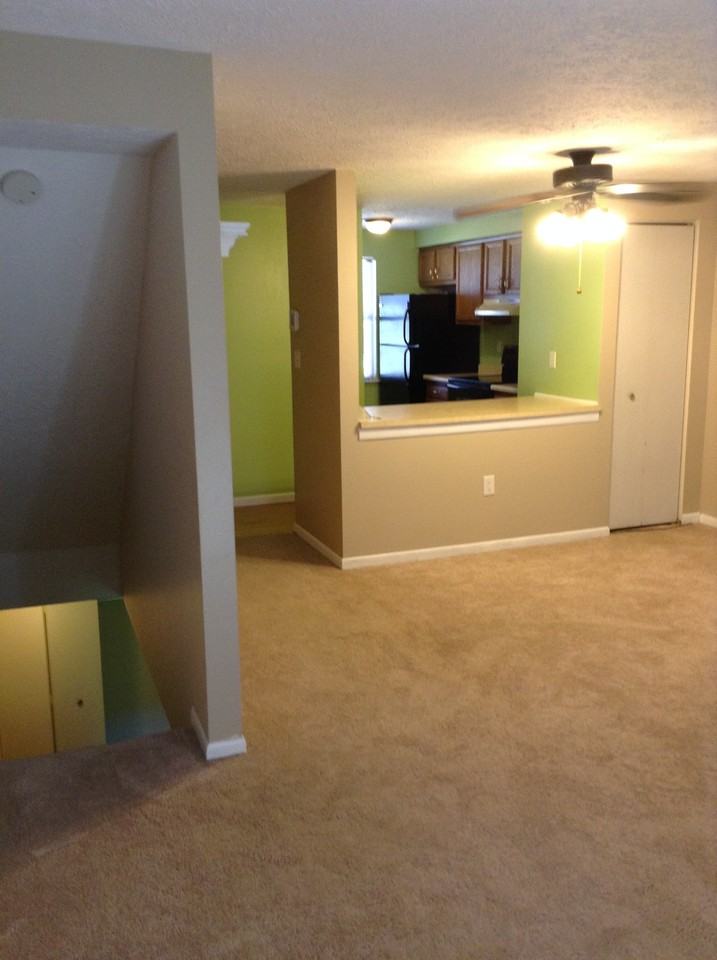 429 Brookside Ct - Photo 3 of 26