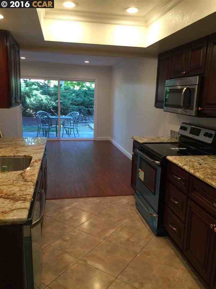 1456 Vía Loma - Photo 3 of 13