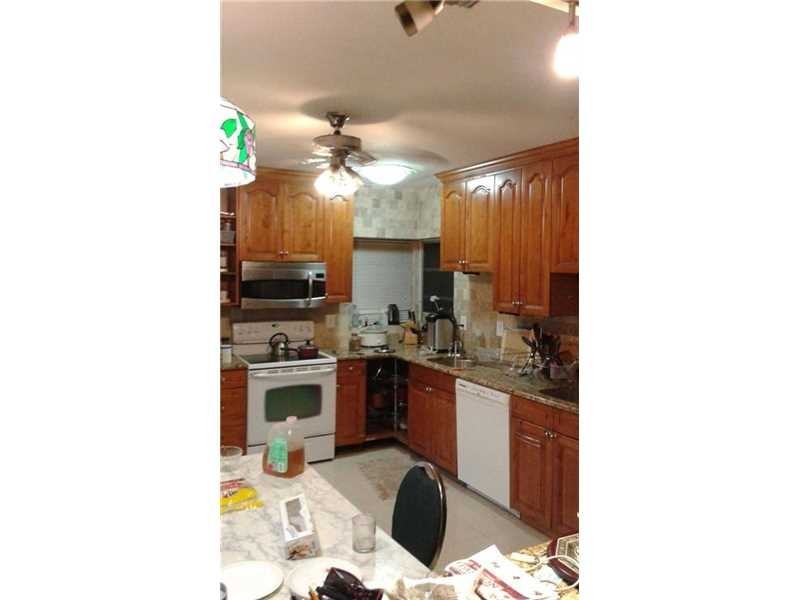 1191 NE 175th St - Photo 2 of 6