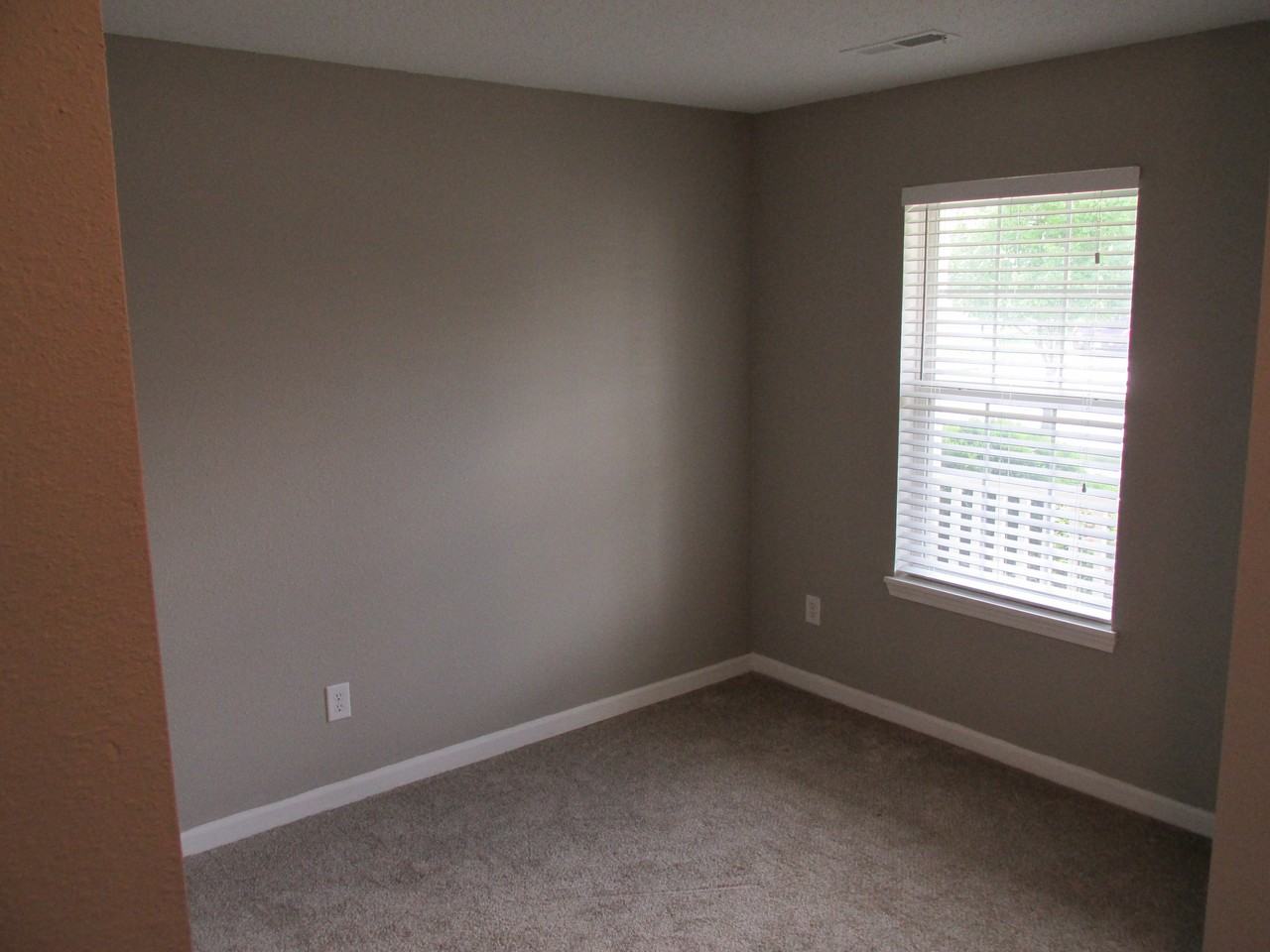 19496 Prairie Crossing Drive - Photo 2 of 17