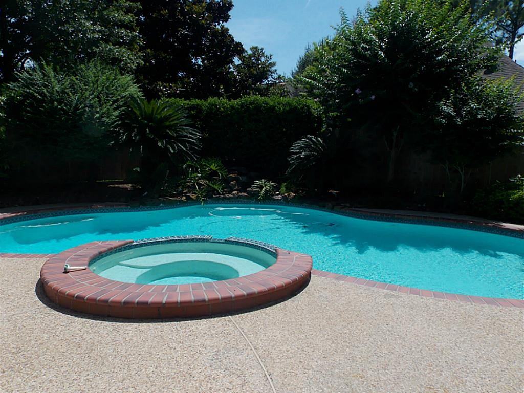 14915 Inverrary Dr - Photo 2 of 12