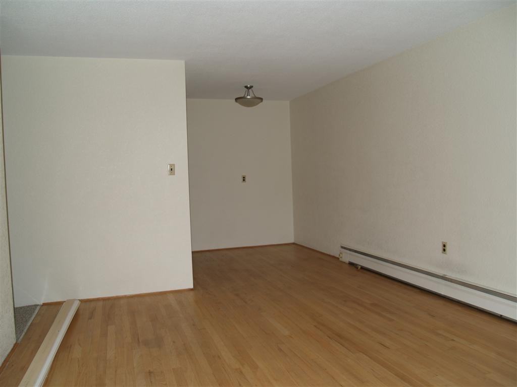 1764 Oak Bay Ave - Photo 2 of 4