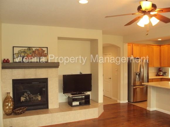 440 Elmwood Ct - Photo 3 of 34