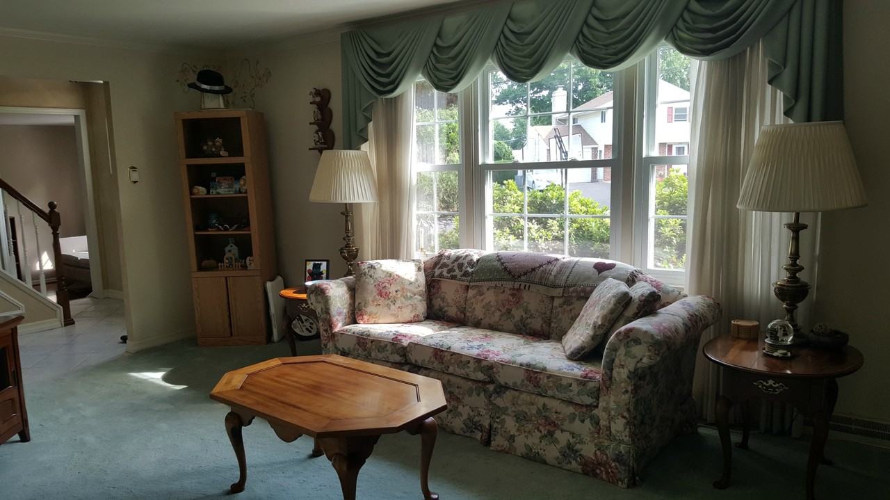 195 Waverly Rd - Photo 3 of 19