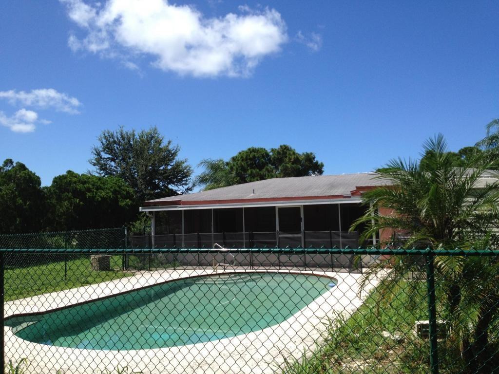 200 NE Solida Dr - Photo 2 of 17