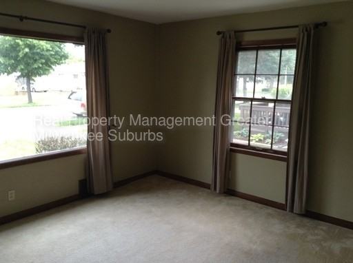 3863 N 83rd St - Photo 2 of 36