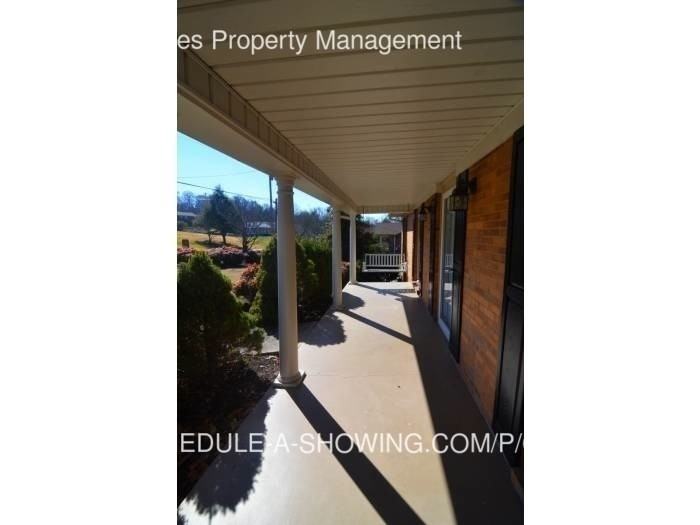 1230 Scenic Hill Dr - Photo 2 of 21