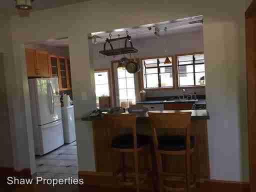 403 43rd St - Photo 3 of 16