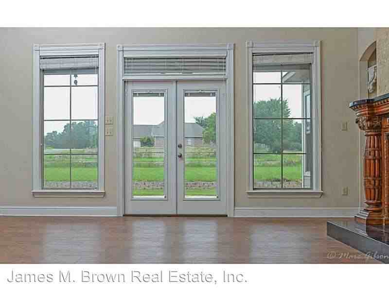 3 Lucas Ct - Photo 3 of 19