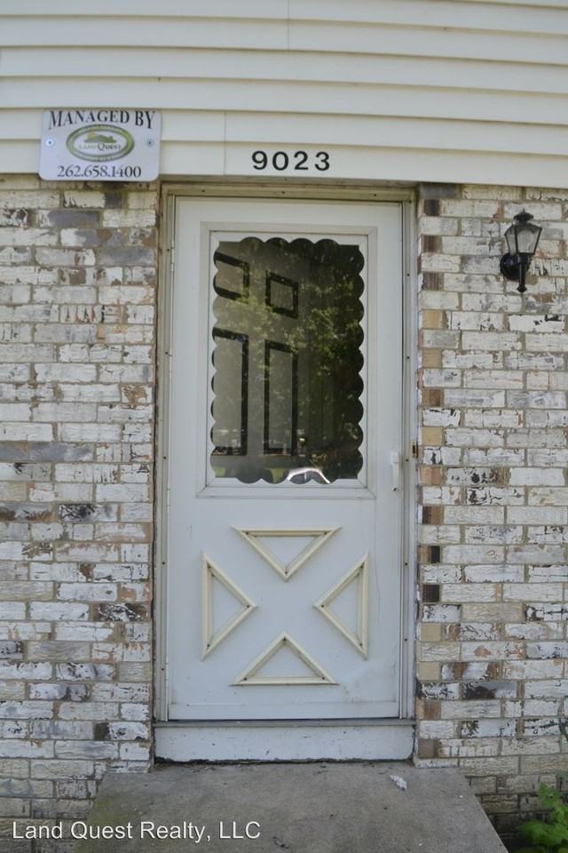 9023 17th Ave - Photo 2 of 19