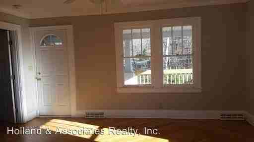 1309 Washington St - Photo 3 of 8